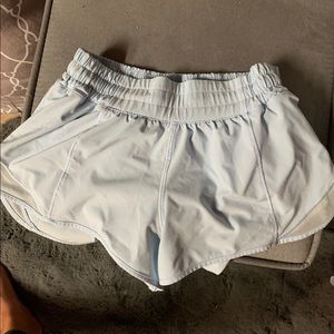 Lulu size 4 light blue shorts
